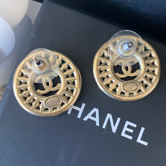 Chanel Earrings - Authentic - Picture 4 of 4